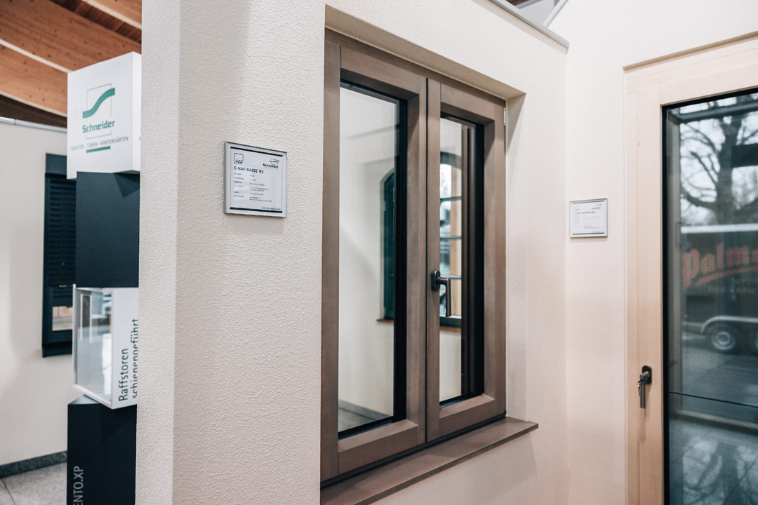 Ausstellungsbereich für Holz-Aluminium-Fenster bei Schneider Fensterbau