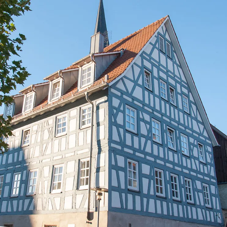 Eiche Holzfenster für Altbau und Denkmalschutz Eiche Holzfenster bei einer Altbaugebäude