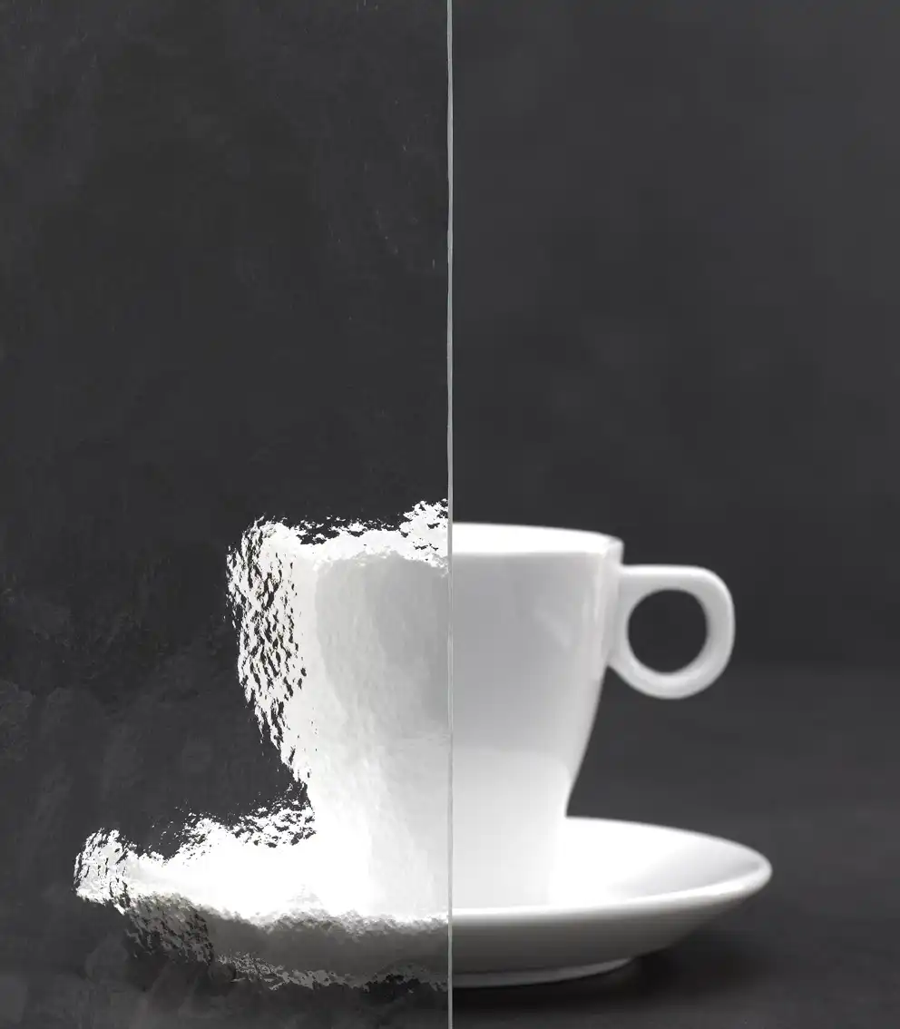 Glassorte Kathedral kleingehämmert für Holzfenster